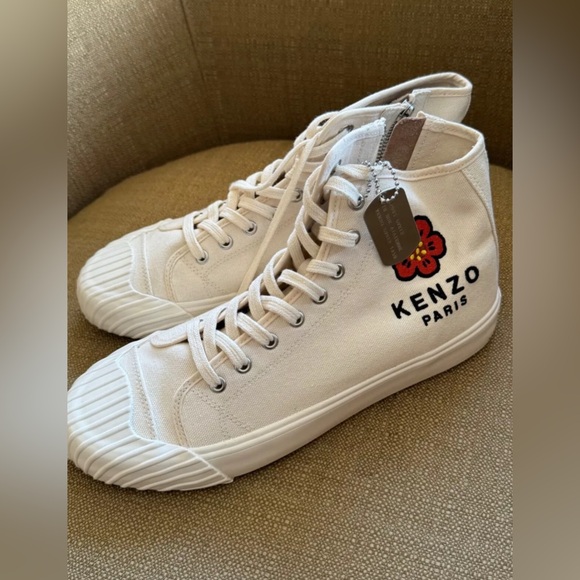 Kenzo High Top Sneakers Cream Lace Up Side Zipper Round Toe w/ Dog Tag
NWB - Picture 5 of 5